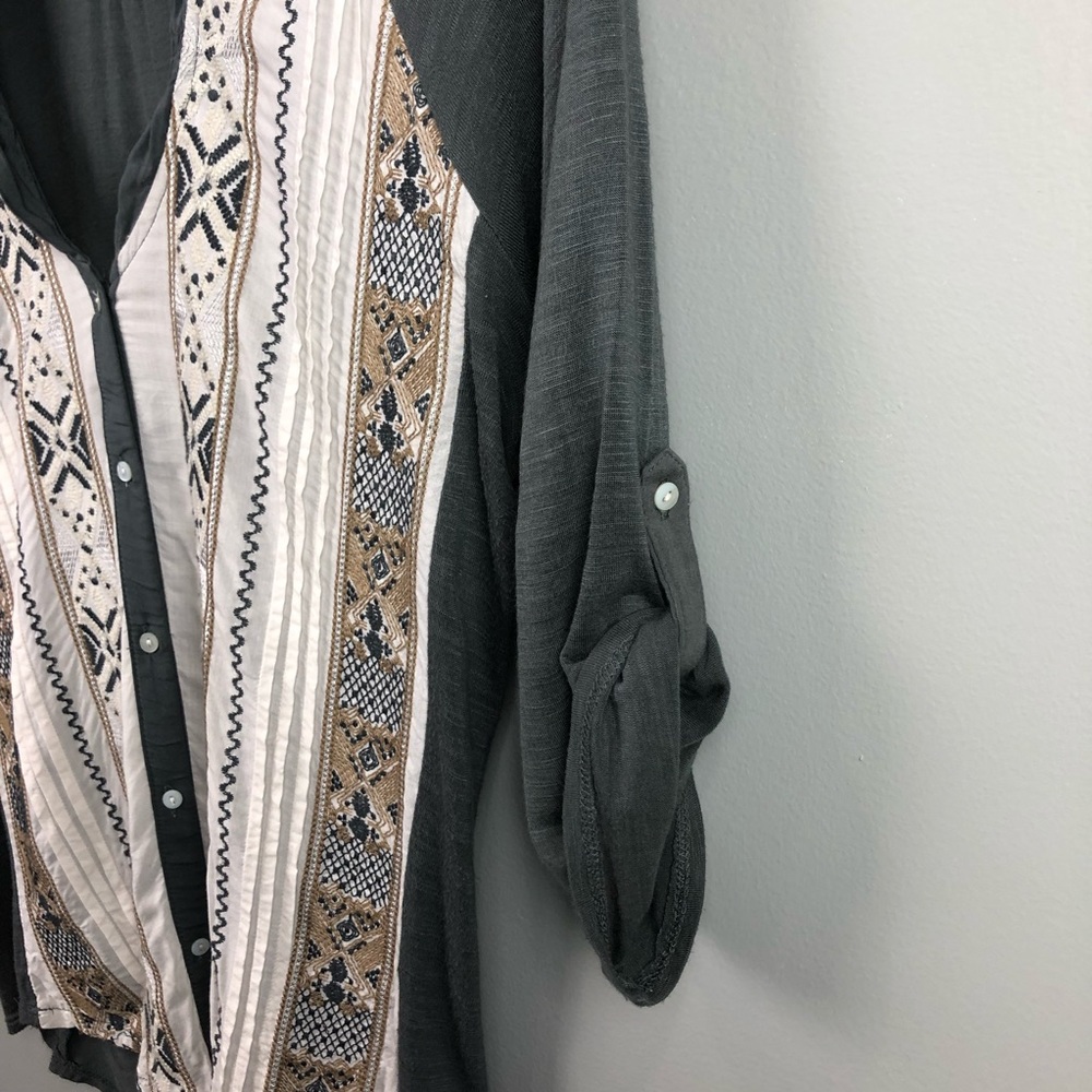 Anthropologie Gray Button-Front Patterned Raglan Top - Picture 3 of 5